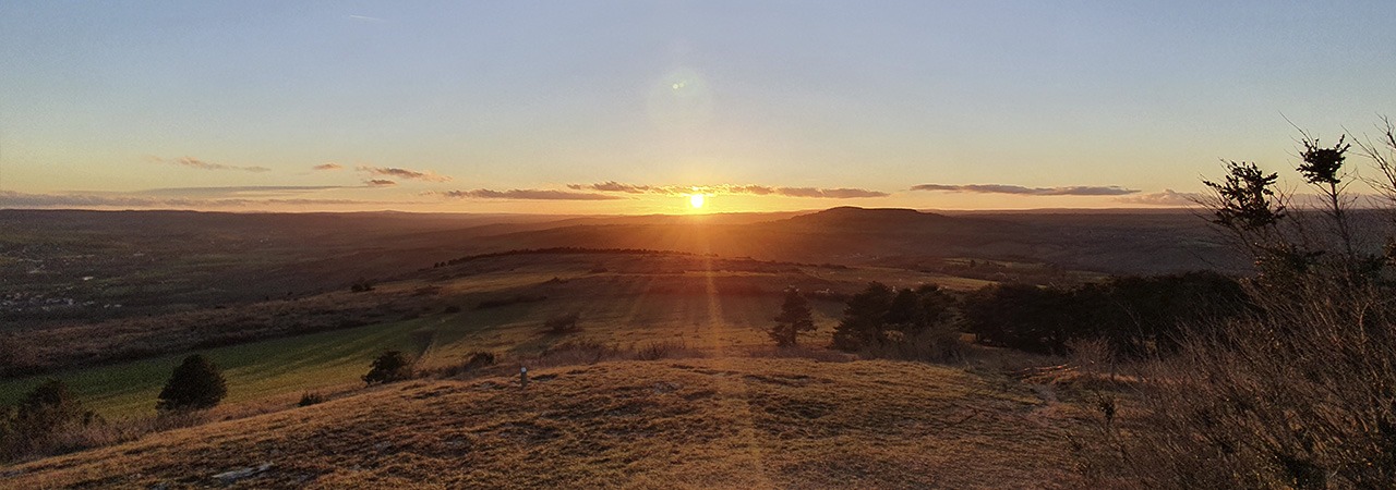 coucehr de soleil sur paysage de Bourgogne